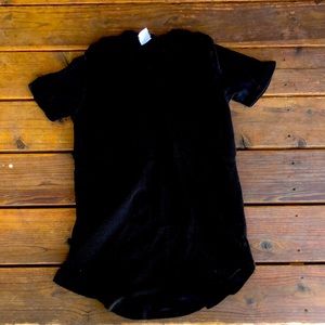 Black short sleeve